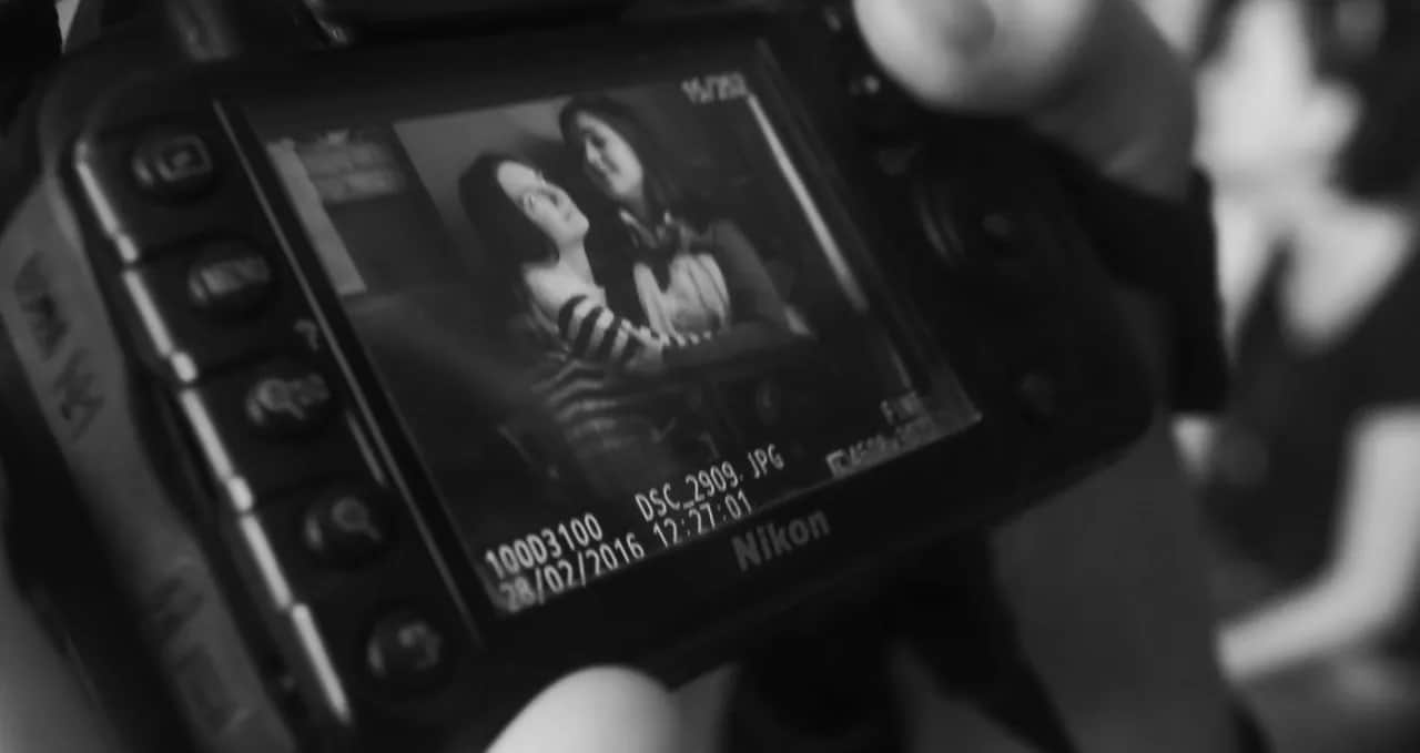 Jak zgrać zdjęcia z aparatu na telefon bez problemów i stresu