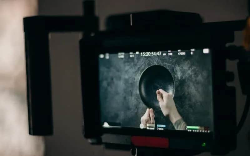 Jak zrobić zdjęcia z filmu w prosty sposób i uniknąć błędów