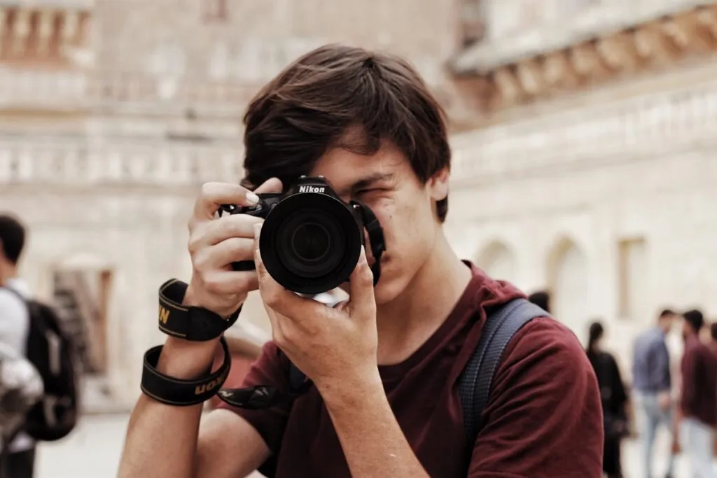 Lustrzanka dla laika - jak wybrać idealny aparat dla początkującego