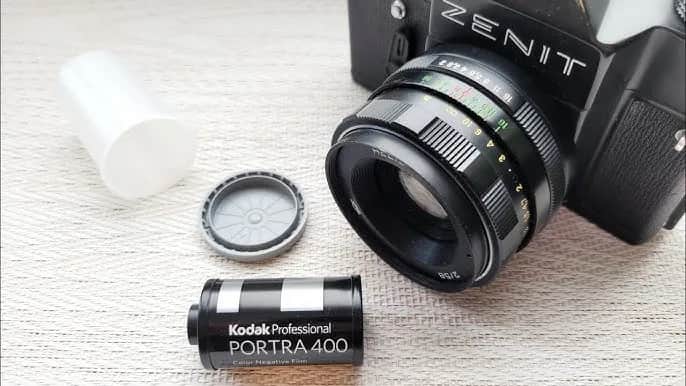 Jak założyć klisze do aparatu - uniknij najczęstszych błędów