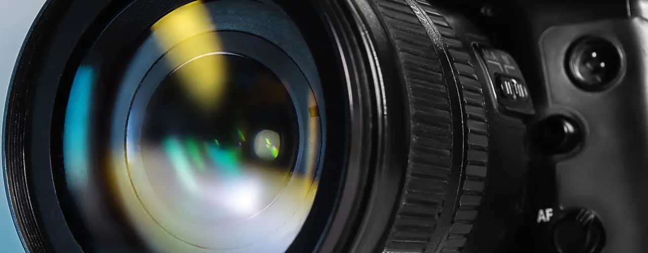 Czym czyścić obiektyw lustrzanki, aby uniknąć zarysowań i uszkodzeń