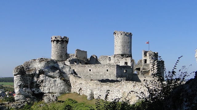 Zamek w Ogrodzieńcu i jego okolice