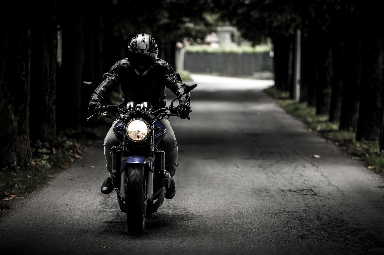 10 pomysłów na kreatywną fotografię motocykli