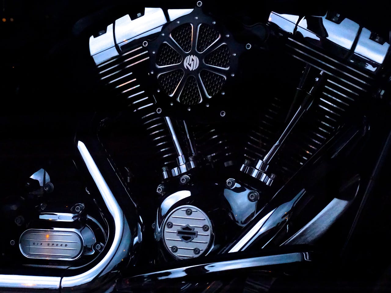 Jak kreatywnie fotografować stare motocykle i ukazywać ich detale.
